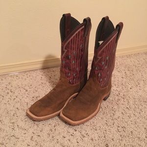 Justin’s boots! Excellent condition!